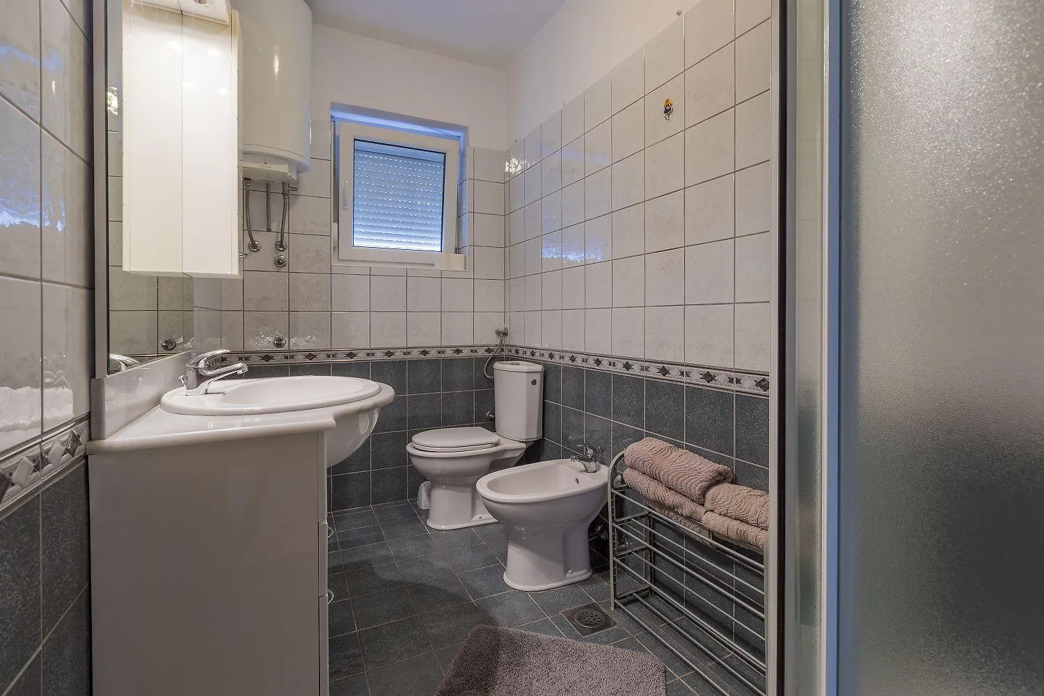 Charmantes Apartment Nur 300 Meter Zum Strand Mit Meerblick, Grillbereich - Hundefreundlich Crikvenica