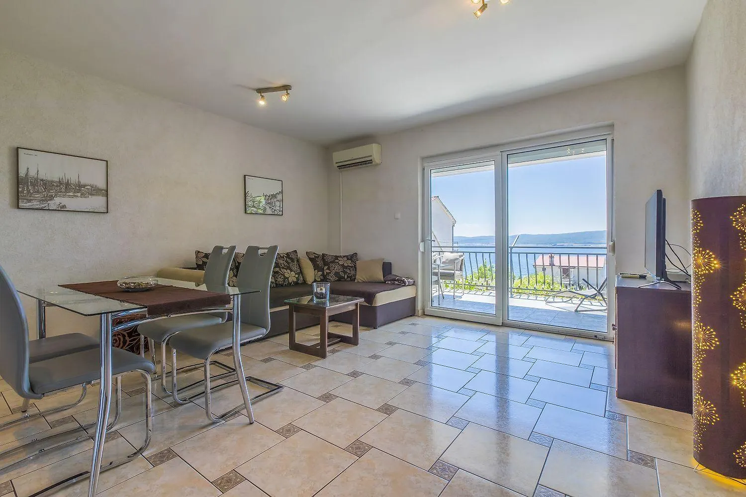 Charmantes Apartment Nur 300 Meter Zum Strand Mit Meerblick, Grillbereich - Hundefreundlich Crikvenica